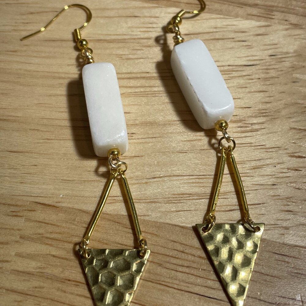 Artisan Handmade White Stone Gold Tone Dangle Pierced Earrings 4 5/8” Long New